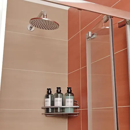 Graceful Near St Peter Metro 100 Mt Lägenhet *