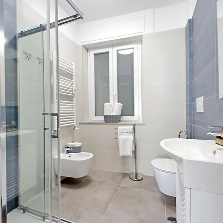 Lägenhet Graceful Near St Peter Metro 100 Mt Rom