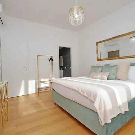 Lägenhet Graceful Near St Peter Metro 100 Mt Rom