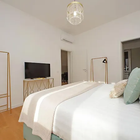 Graceful Near St Peter Metro 100 Mt Lägenhet Rom