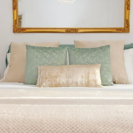 Graceful Near St Peter Metro 100 Mt Lägenhet *