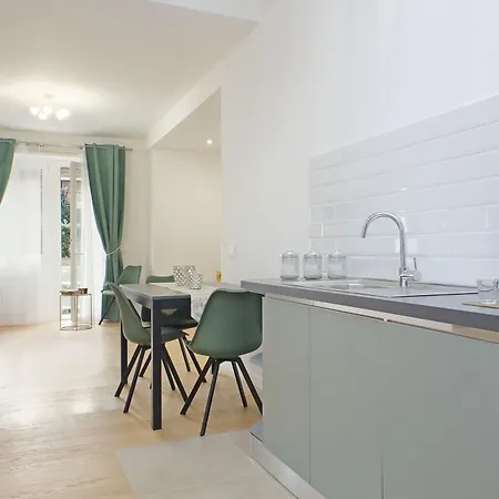 Graceful Near St Peter Metro 100 Mt Rom