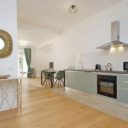 Graceful Near St Peter Metro 100 Mt