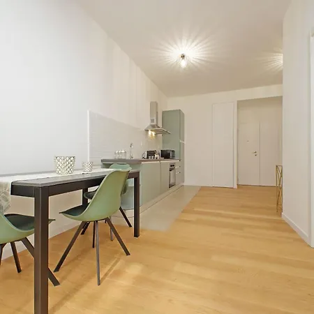 Lägenhet Graceful Near St Peter Metro 100 Mt *