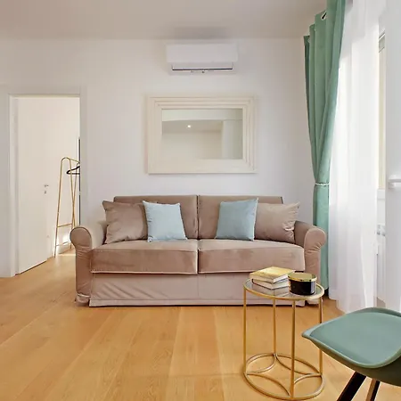 Graceful Near St Peter Metro 100 Mt * Rom