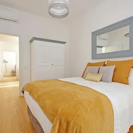 Graceful Near St Peter Metro 100 Mt