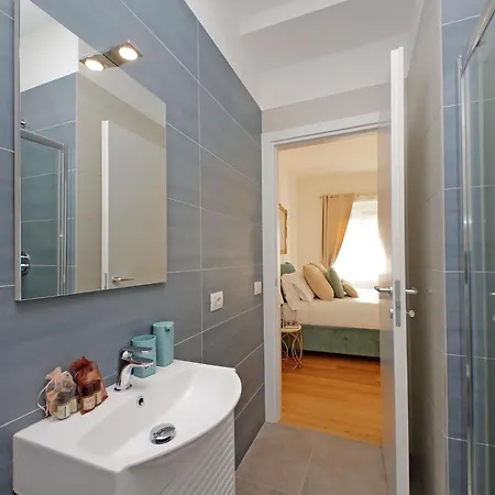 Graceful Near St Peter Metro 100 Mt Lägenhet Rom